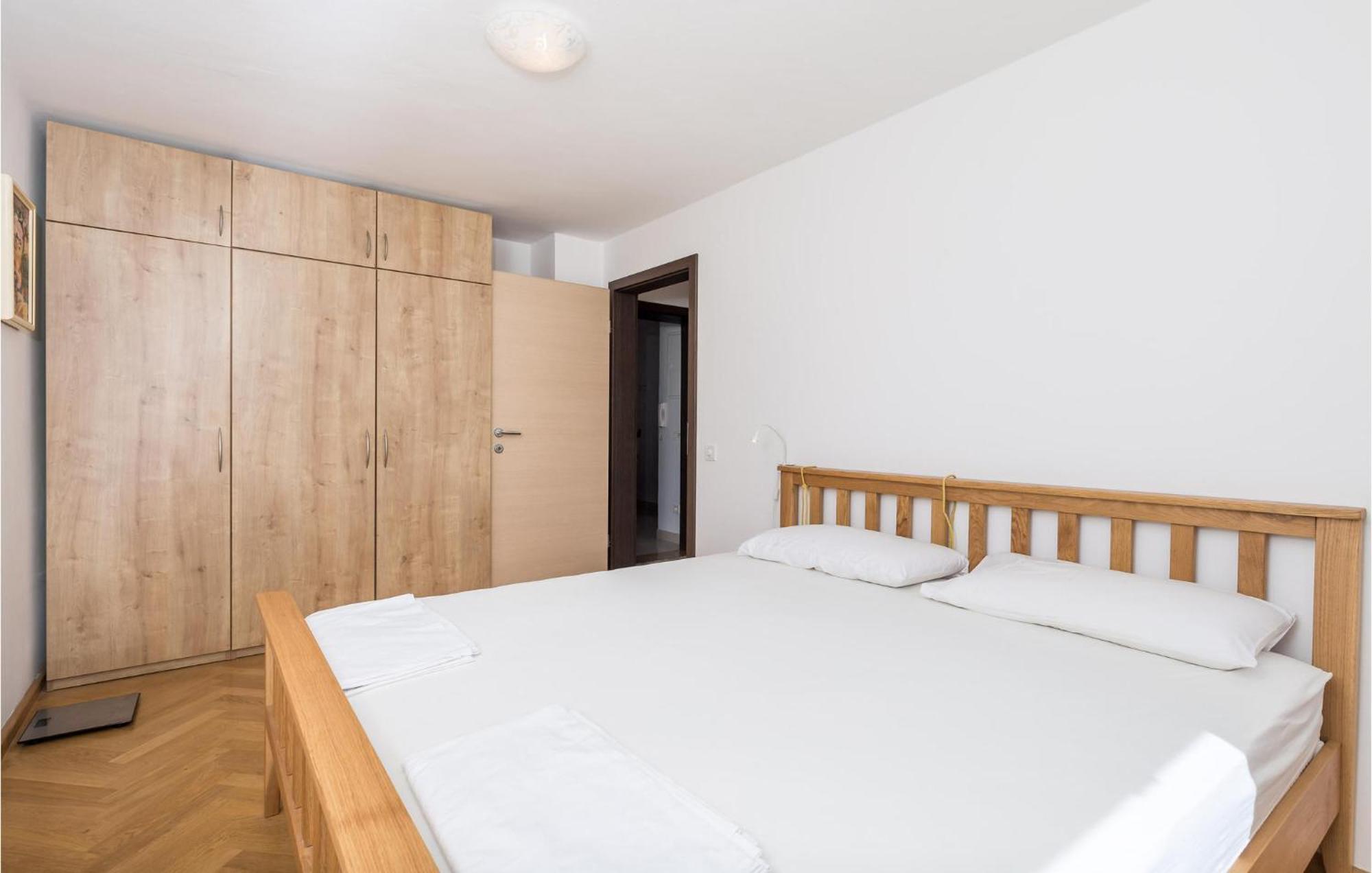 2 Bedroom Awesome Apartment In וולי לוסיניי מראה חיצוני תמונה